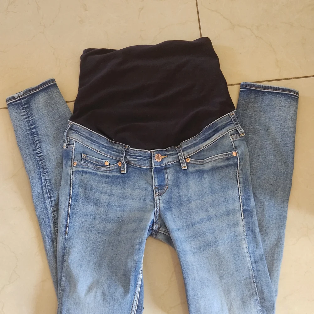 Women's Maternity Jeans - Picture 2 of 4